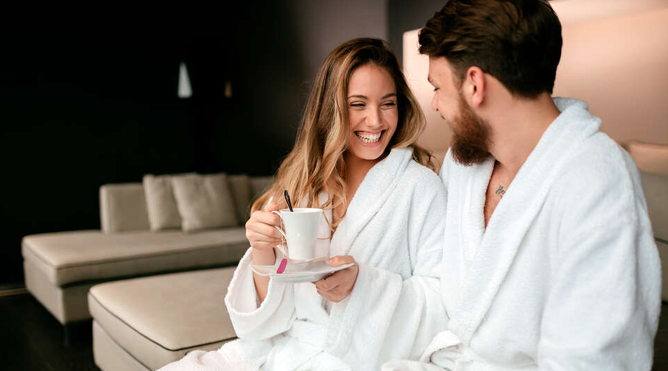 Sono le donne a organizzare le fughe romantiche di coppia per San Valentino